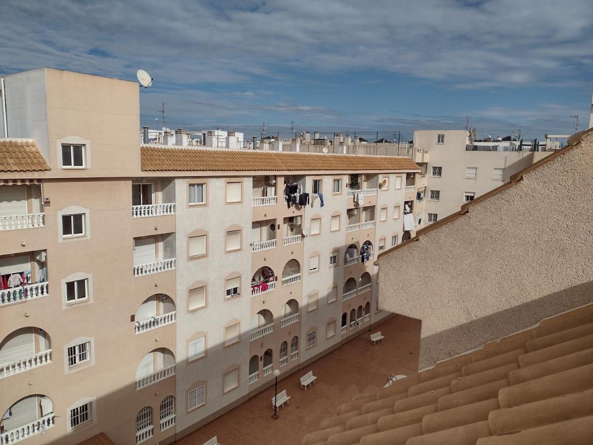 Sunny Appartment With Pool Torrevieja Center Eksteriør billede